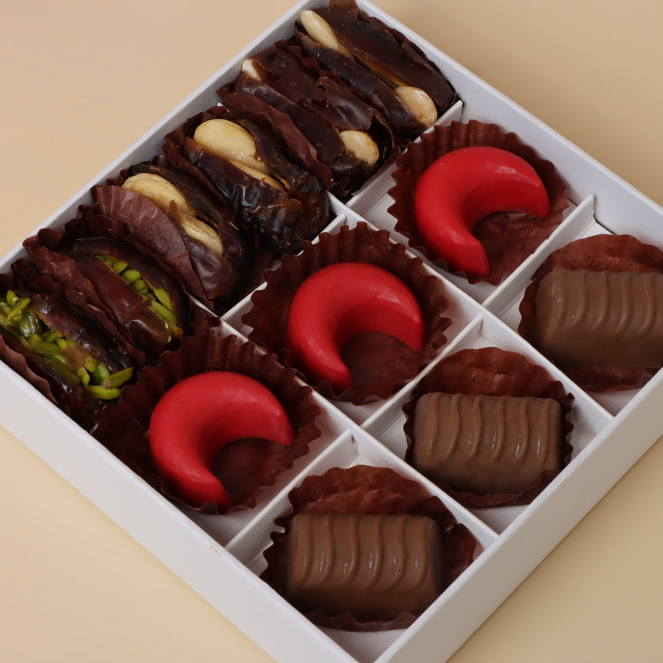 Ramadan Kareem mosque designed chocolate & dates 9-piece hard box