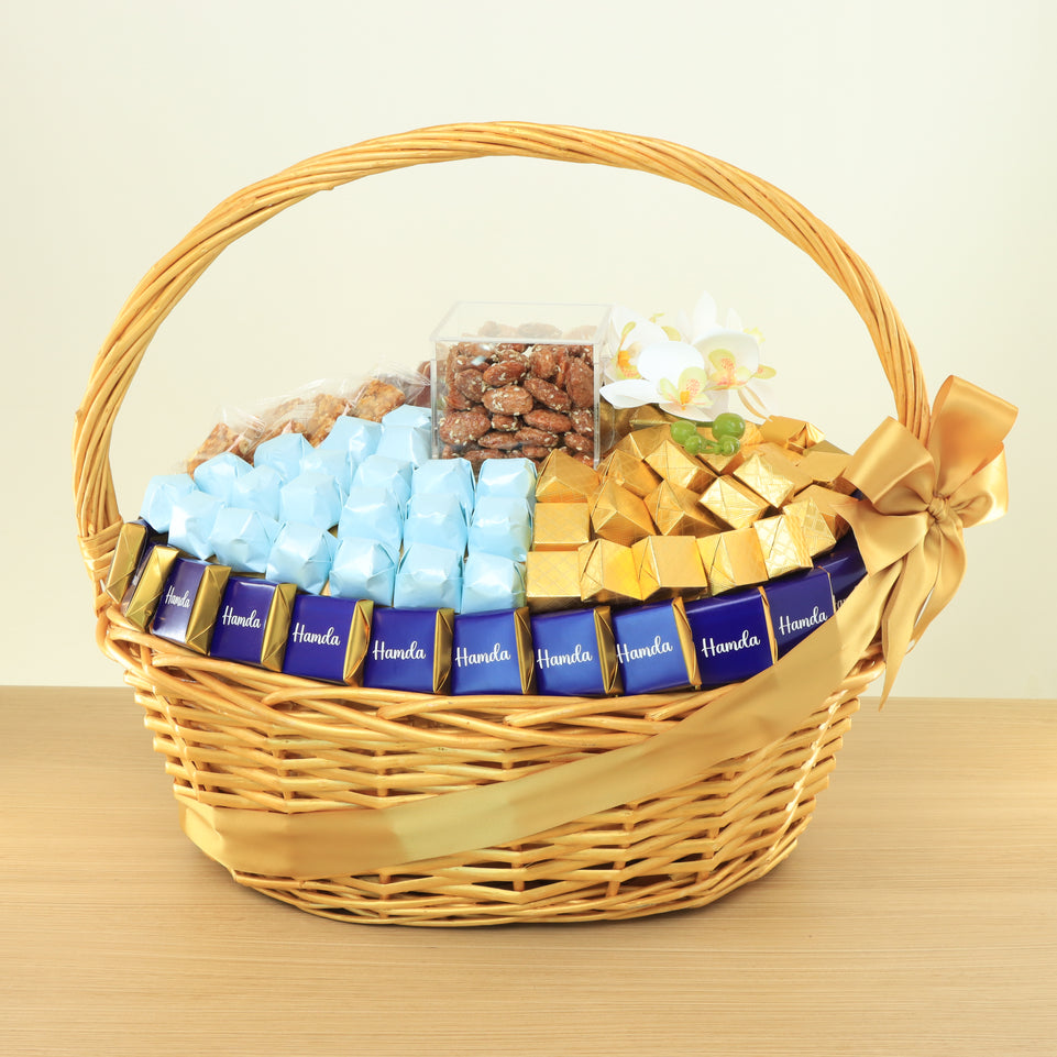 Personalized premium chocolate large basket