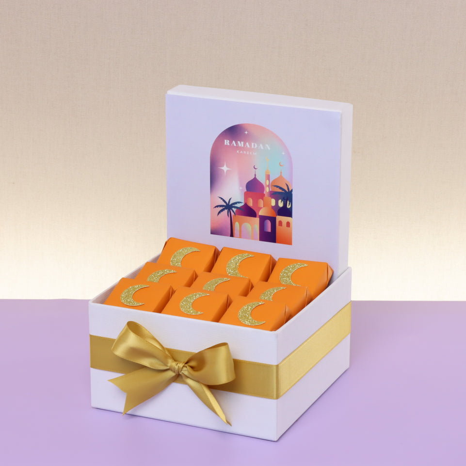 Ramadan kareem mosque designed chocolate small hamper