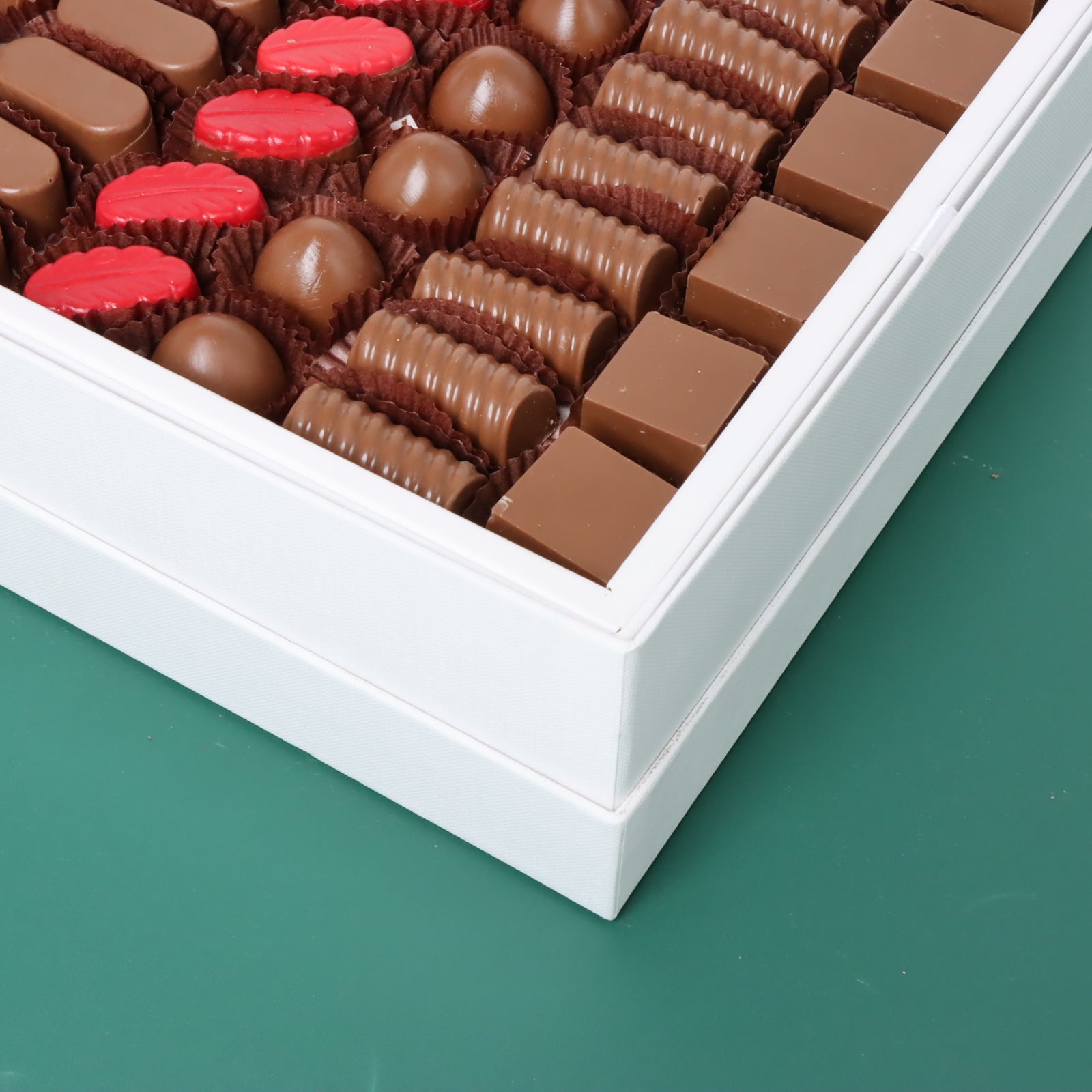 Arabic calligraphy national day designed premium chocolate one layer hard box