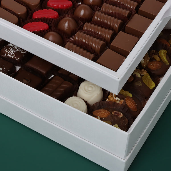 Arabic calligraphy national day design premium chocolate 2-layer hard box