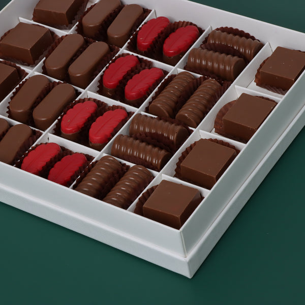 Arabic calligraphy national day designed 20 piece premium chocolate hard box