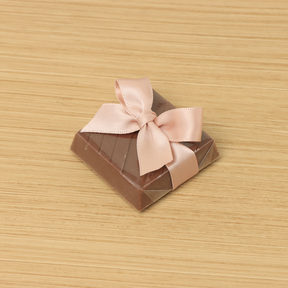 Ribbon decorated loose premium chocolate