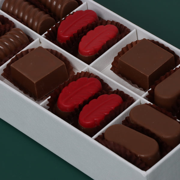 Set of 6 Arabic calligraphy national day designed premium chocolate 8P hard box