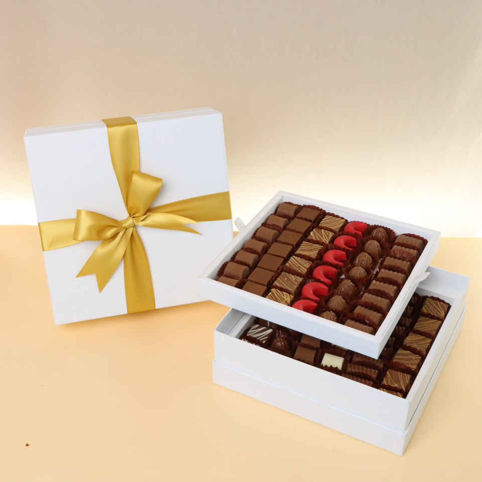 Premium chocolate 2-layer 1 kg hard box with gold ribbon