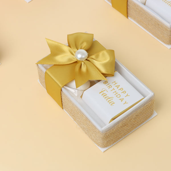 Set of 20 Birthday personalized chocolate & almond dragees view top box giveaway