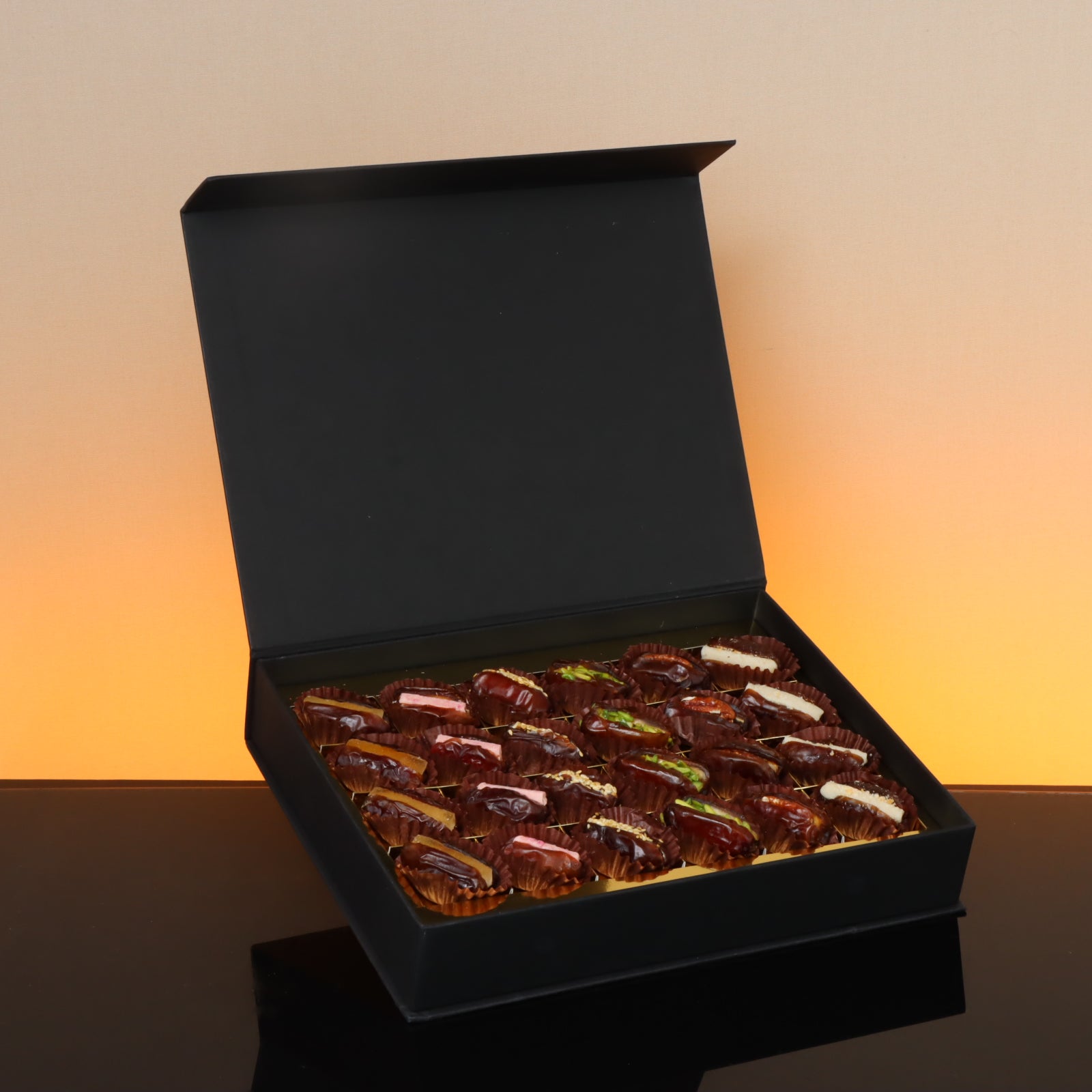 Acrylic decorated Eid Mubarak luxury mixed stuffed dates magnetic hard box