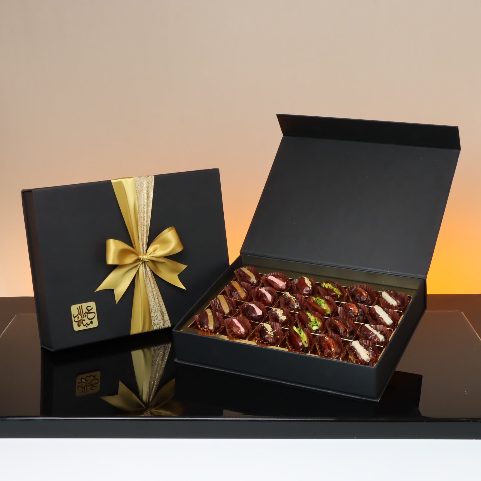 Acrylic decorated Eid Mubarak luxury mixed stuffed dates magnetic hard box