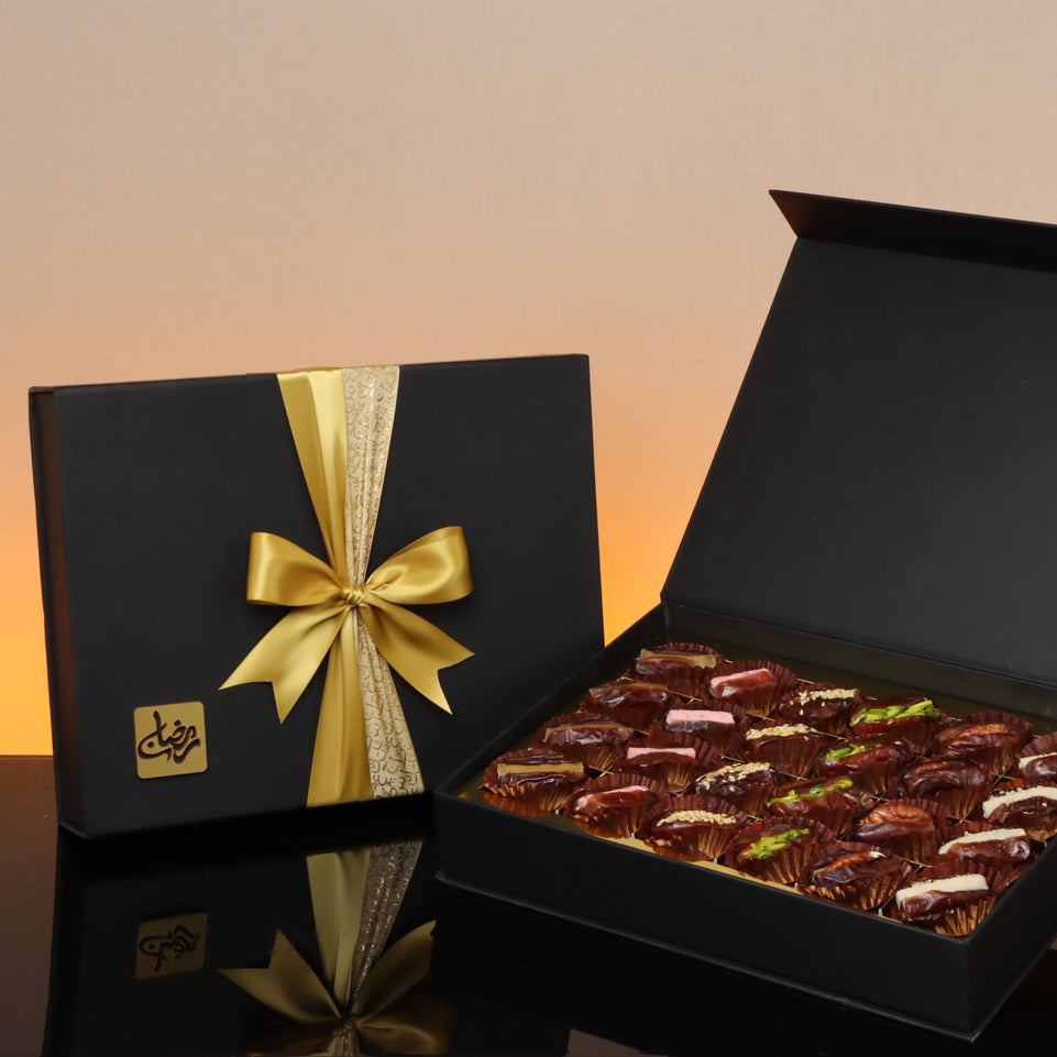 Acrylic decorated Ramadan Kareem luxury mixed stuffed dates magnetic hard box