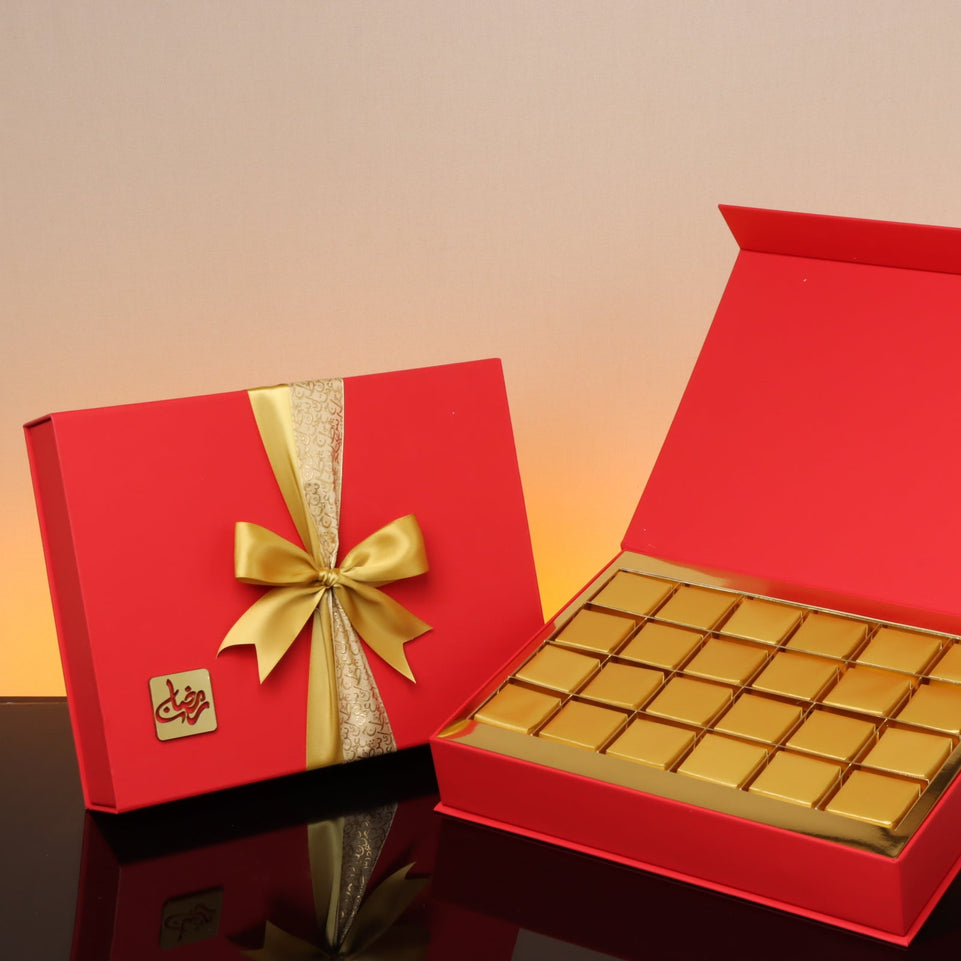 Acrylic decorated Ramadan Kareem chocolate magnetic red hard box