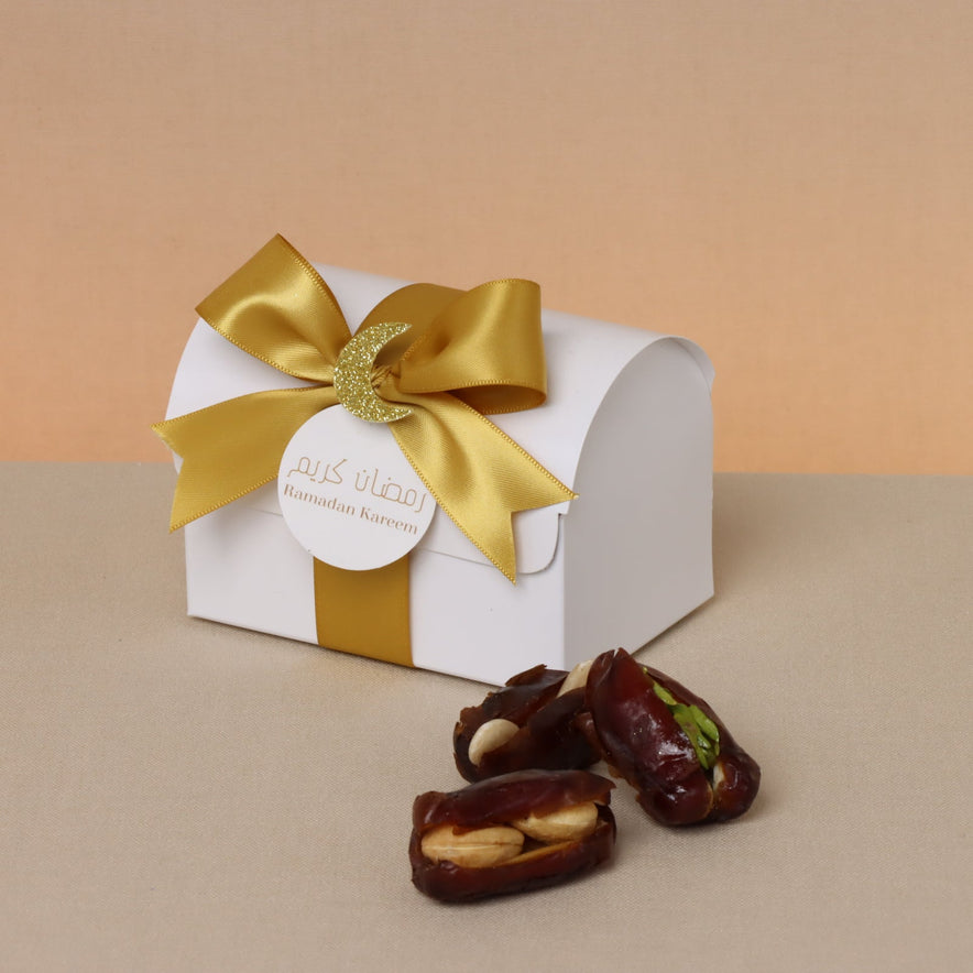 Set of 20  Ramadan Kareem premium nut stuffed dates chest soft box