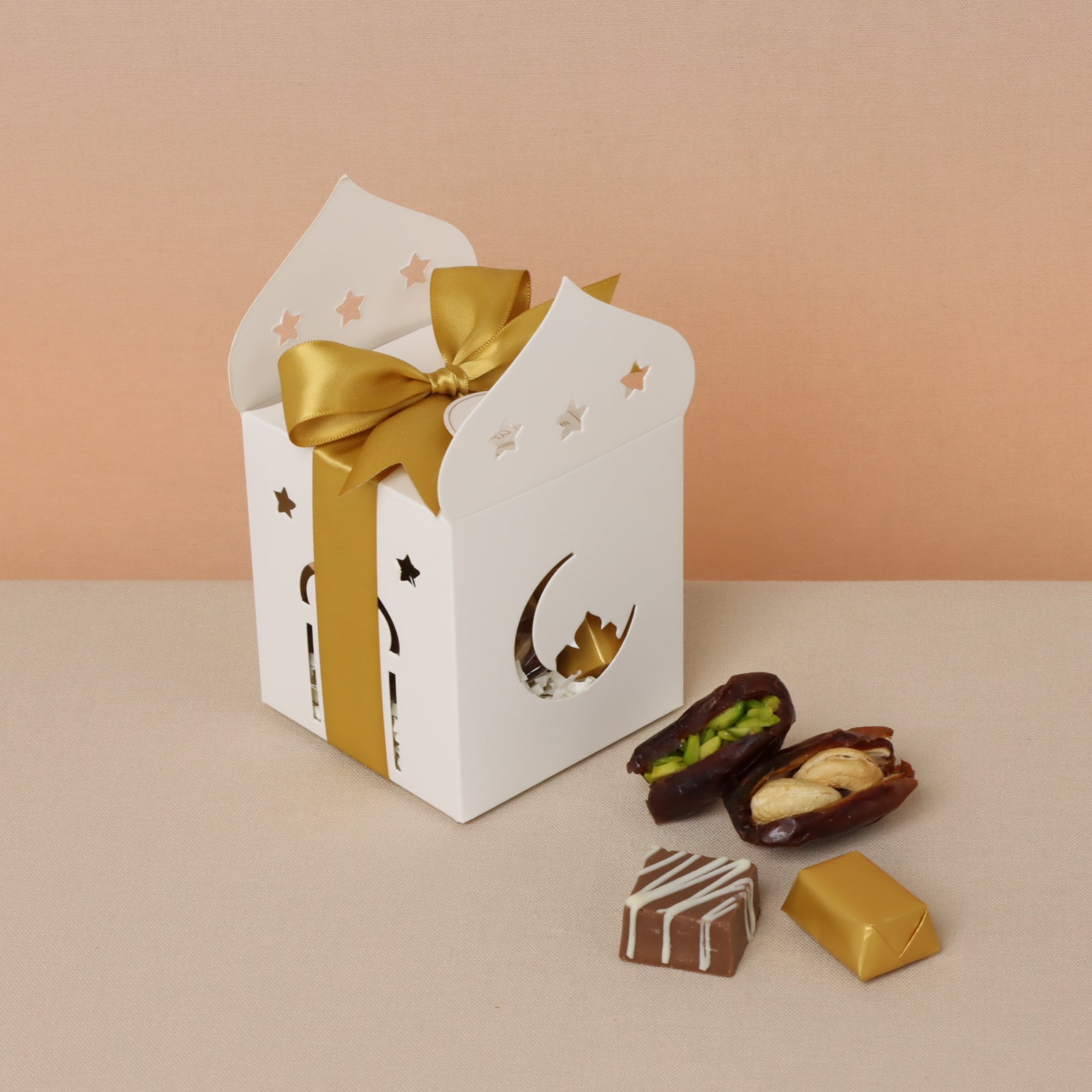 Set of 20 Ramadan Kareem chocolate & dates soft box giveaway