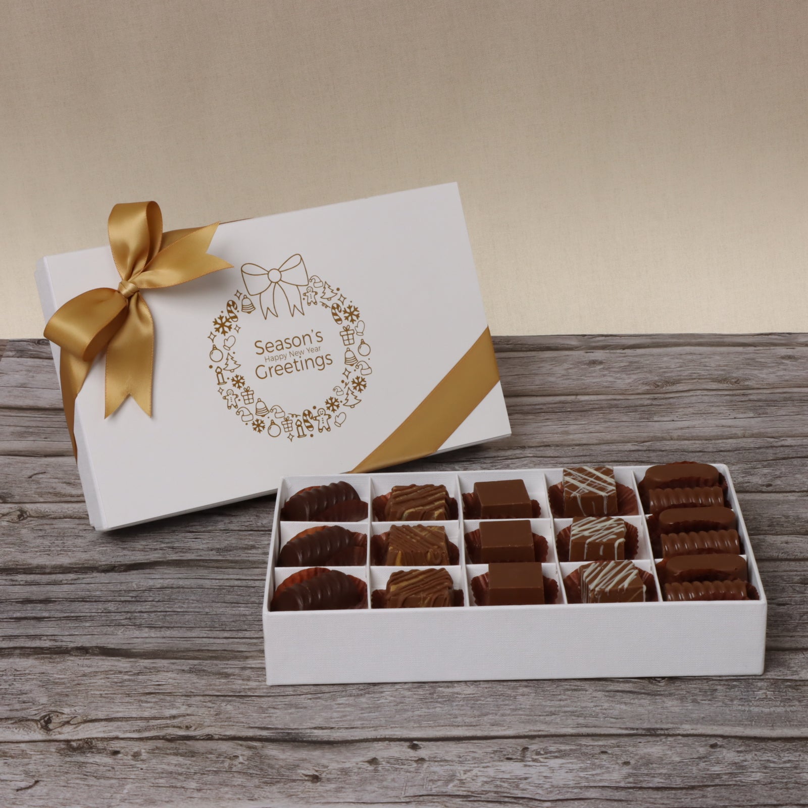 Season's greetings wreath designed premium chocolate 15 piece hard box