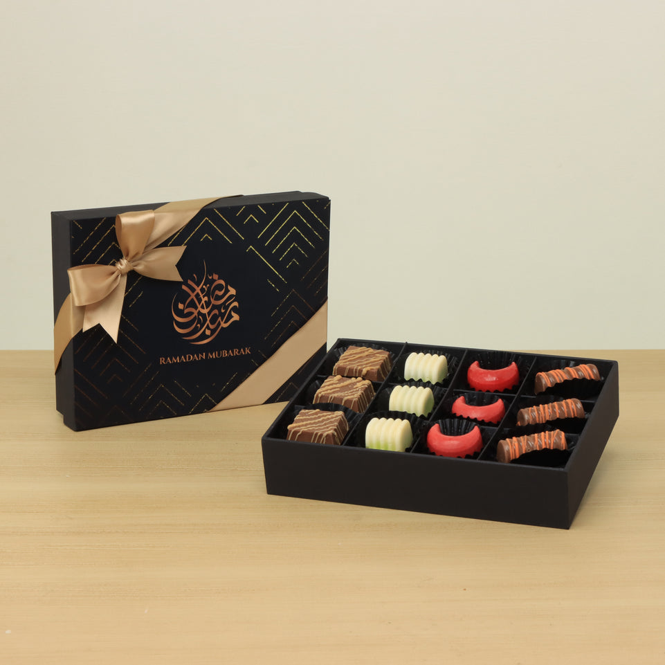 Ramadan Mubarak premium chocolate 12P black hard box