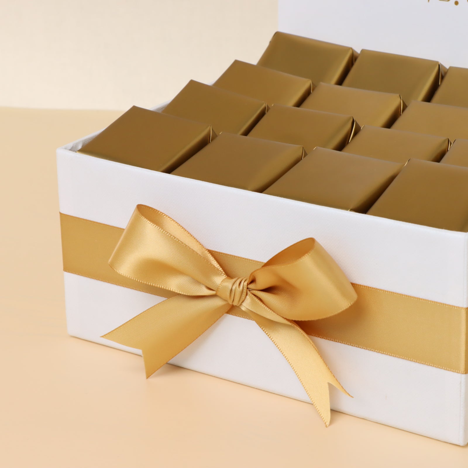 Season's greetings wreath designed premium chocolate medium hamper