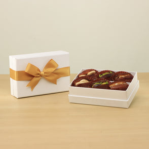 Set of 8 premium nut stuffed dates 6P...