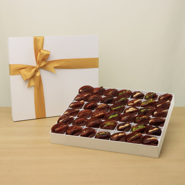 Premium nut stuffed dates luxury hard box