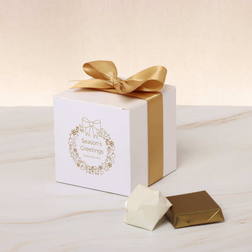 Set of 20 Season's greetings wreath designed chocolate cube box