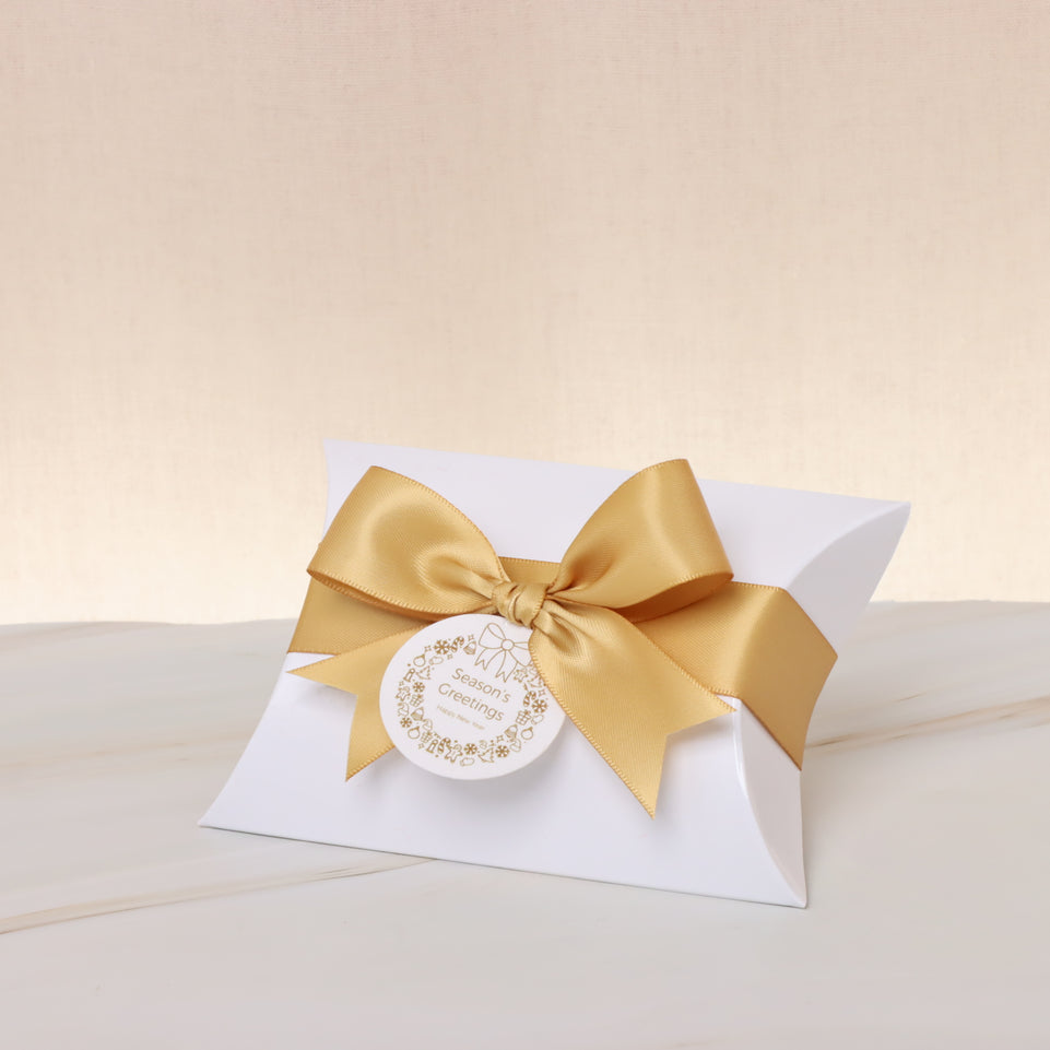 Season's greetings wreath designed chocolate pillow box giveaway