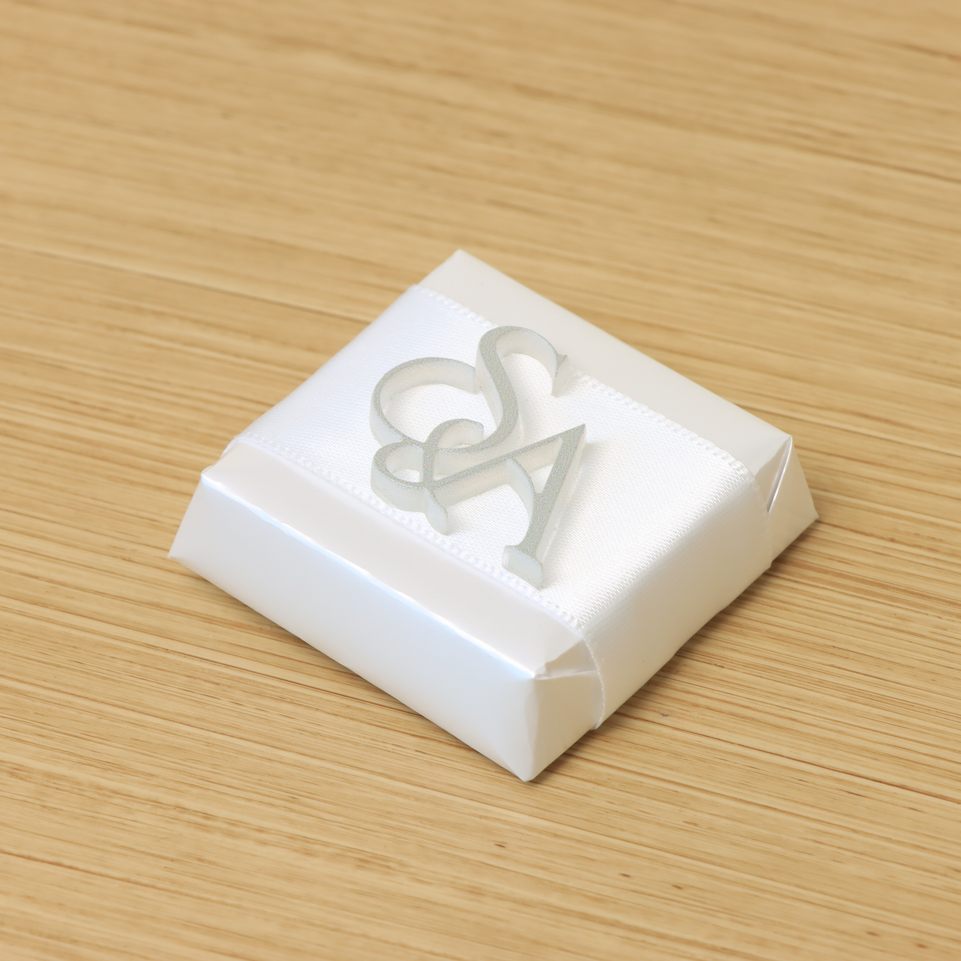 Bridal personalized acrylic name decorated chocolate