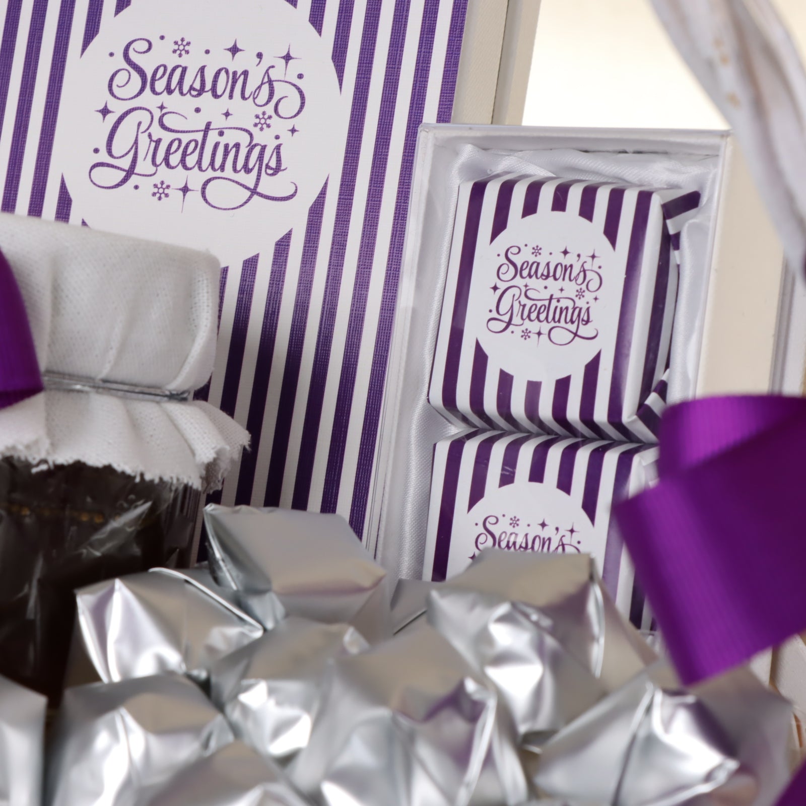 Corporate cutomized premium chocolate large basket