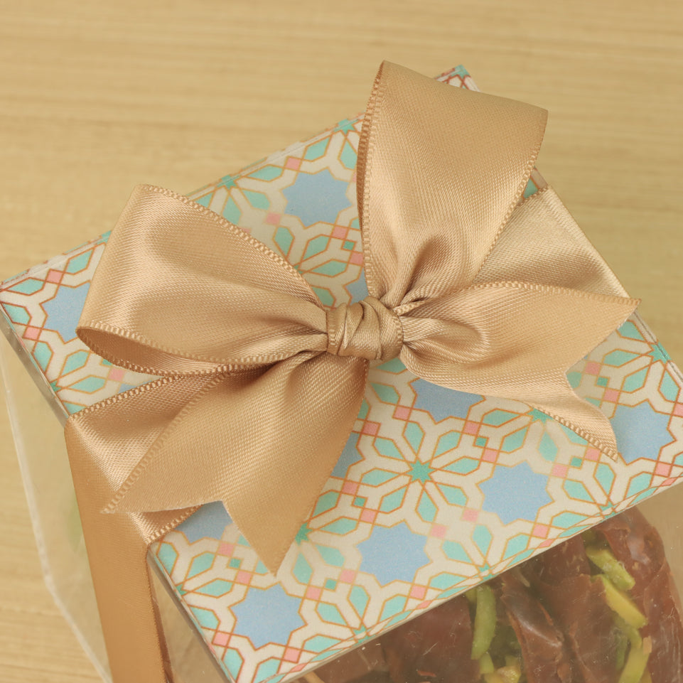 Set of 20 Ramadan Mubarak designed premium chocolate, dates & nuts acrylic box