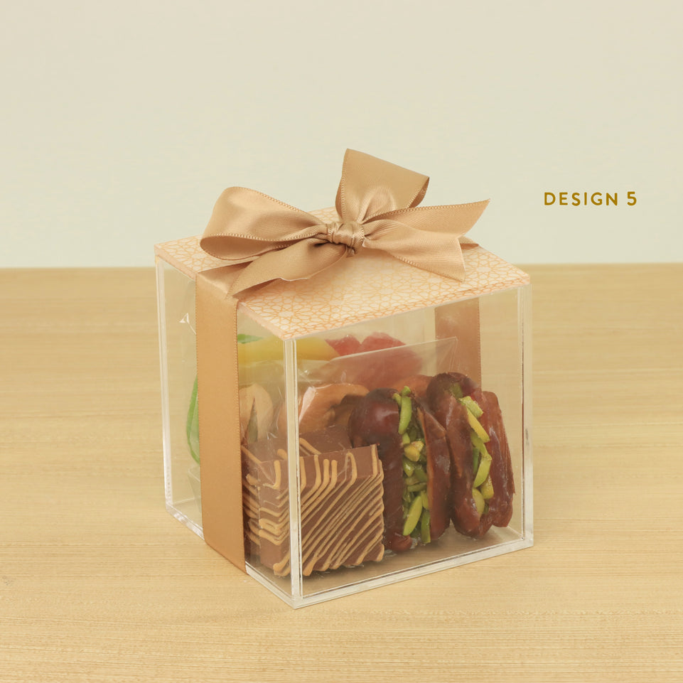 Set of 20 Ramadan Mubarak designed premium chocolate, dates & nuts acrylic box