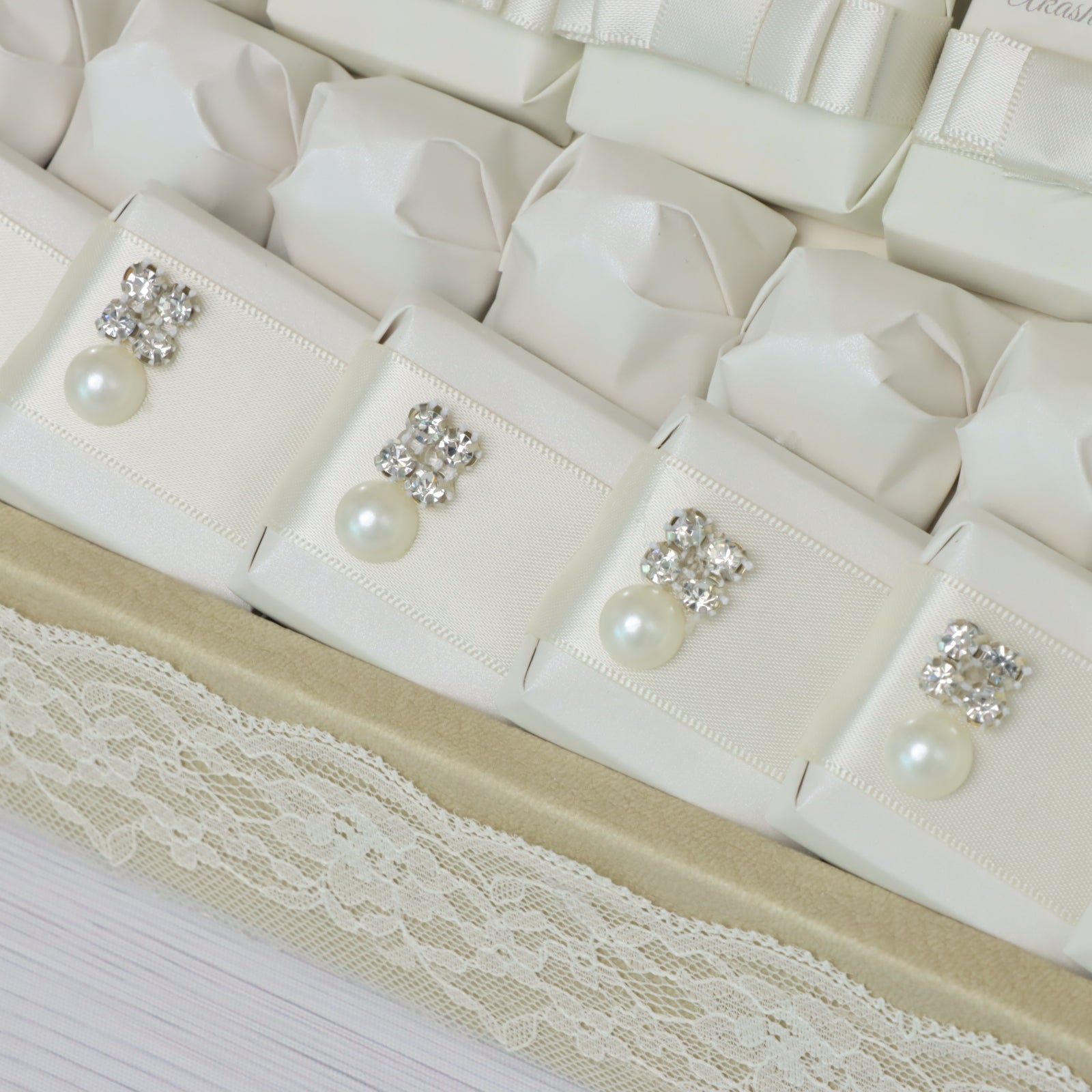 Bridal decorated chocolate leather tray