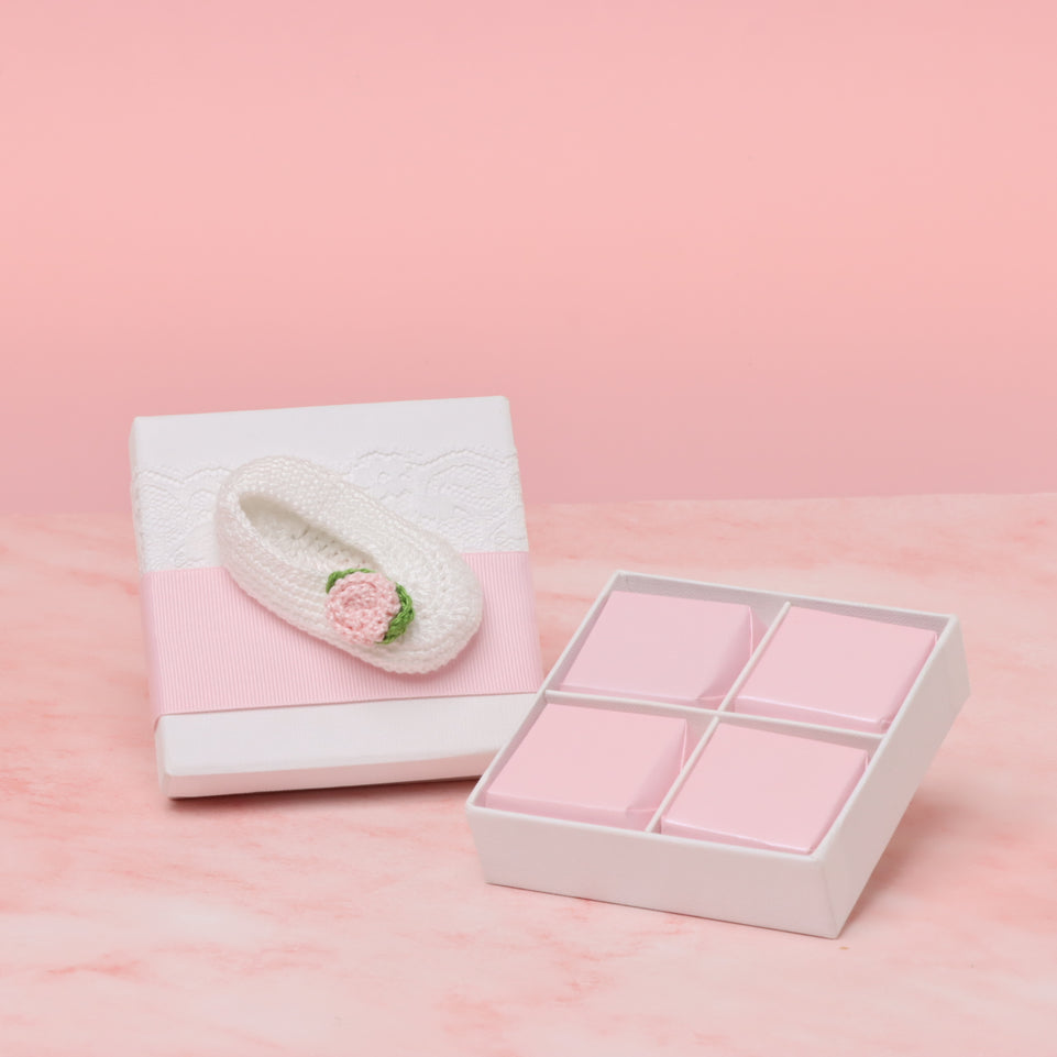 Set of 20 crochet shoe decorated premium chocolate hard box