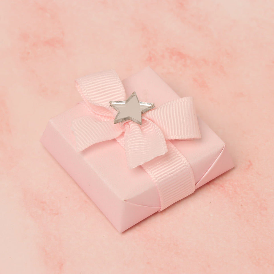 Ribbon & acrylic star decorated chocolate