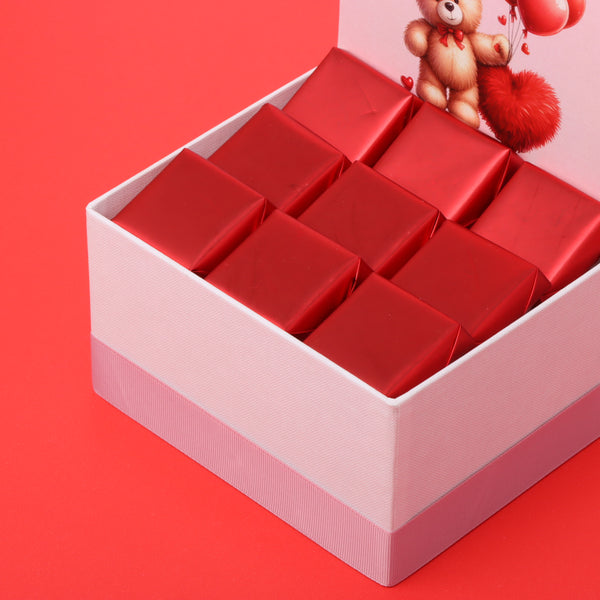 Teddy heart valentine designed chocolate small hamper