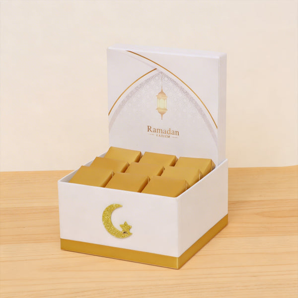 Ramadan kareem lantern designed chocolate small hamper