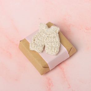 Set of 20 Baby girl crochet decorated...