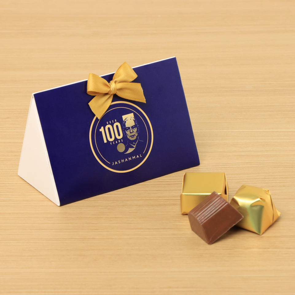 Set of 20 Corporate customized designed premium chocolate triangle box giveaway