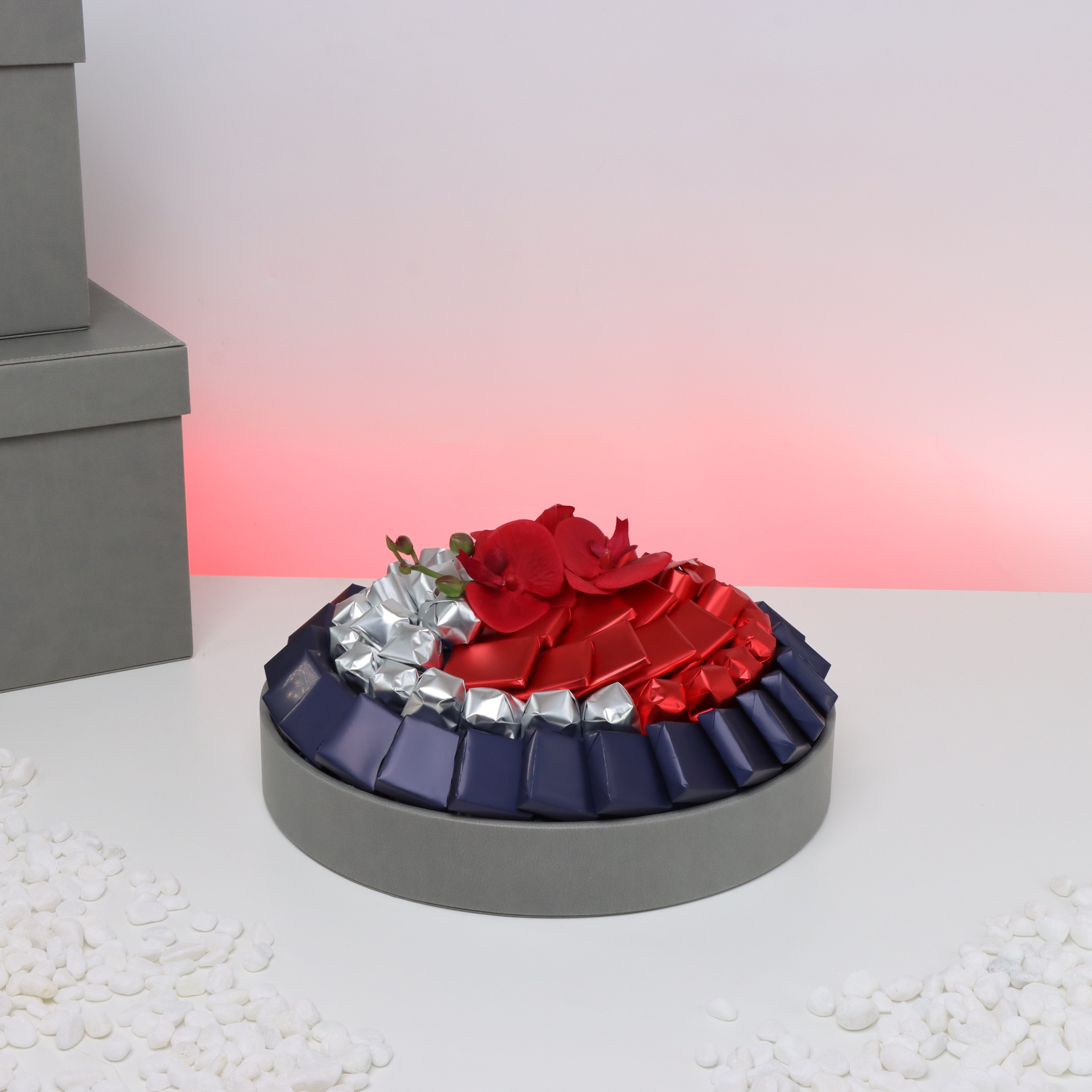 Premium round leather gift tray