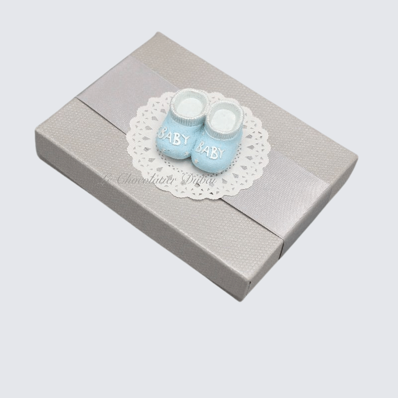 LUXURY CERAMIC BABY SHOES DECORATED CHOCOLATE BOX GIVEAWAY