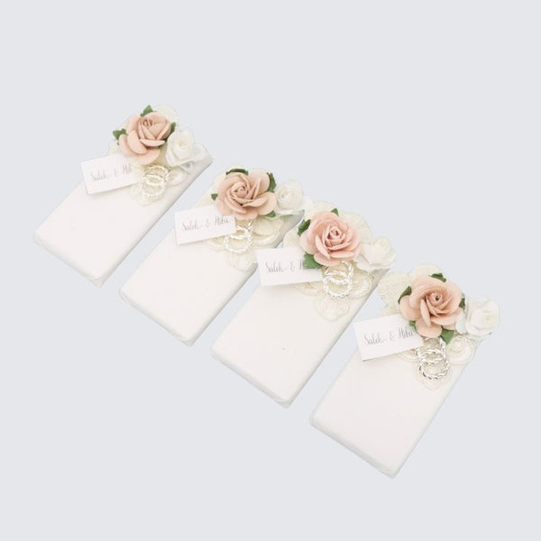 Bridal flower & ring decorated loose chocolate