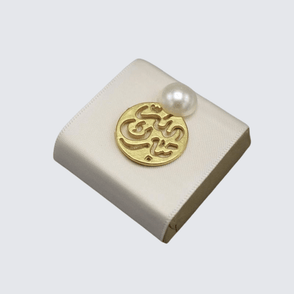 Wedding arabesque decorated chocolate