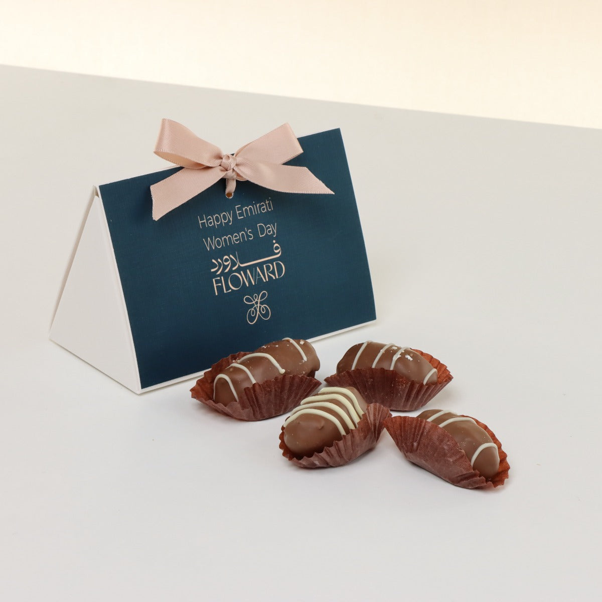 Corporate chocolate coated dates triangle box