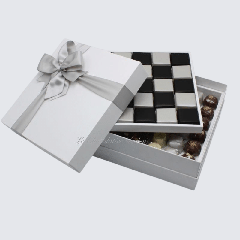 CHEQUERED DESIGNED CHOCOLATE HARD BOX