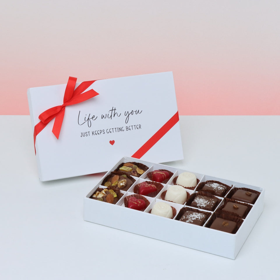 LOVE MESSAGE "LIFE WITH YOU" DESIGNED 15-PIECE CHOCOLATE HARD BOX