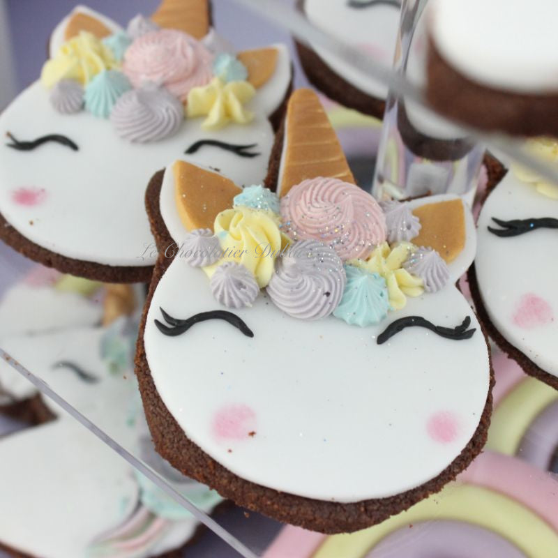 Baby unicorn theme dessert table