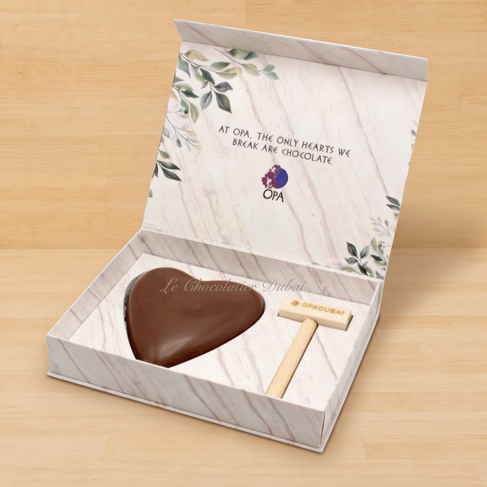Corporate customized big heart premium chocolate with hammer printed magnetic box