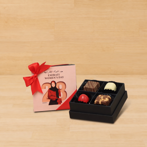 Set of 15 Emirati women's 28th day de...