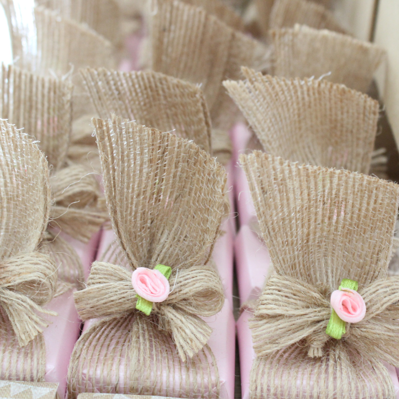 JUTE RIBBON & FLOWER DECORATED CHOCOLATE