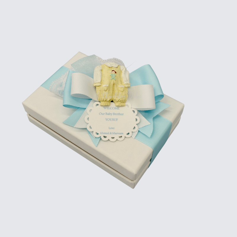 LUXURY PERSONALIZED BABY OUTFIT RESIN DECORATED CHOCOLATE BOX	 	