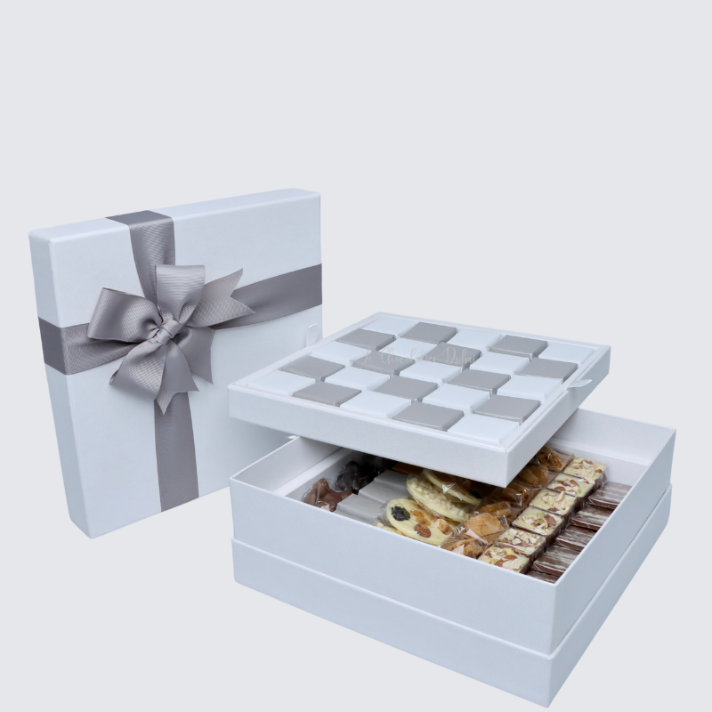 CHEQUERED SILVER DESIGNED 2-LAYER CHOCOLATE HARD BOX