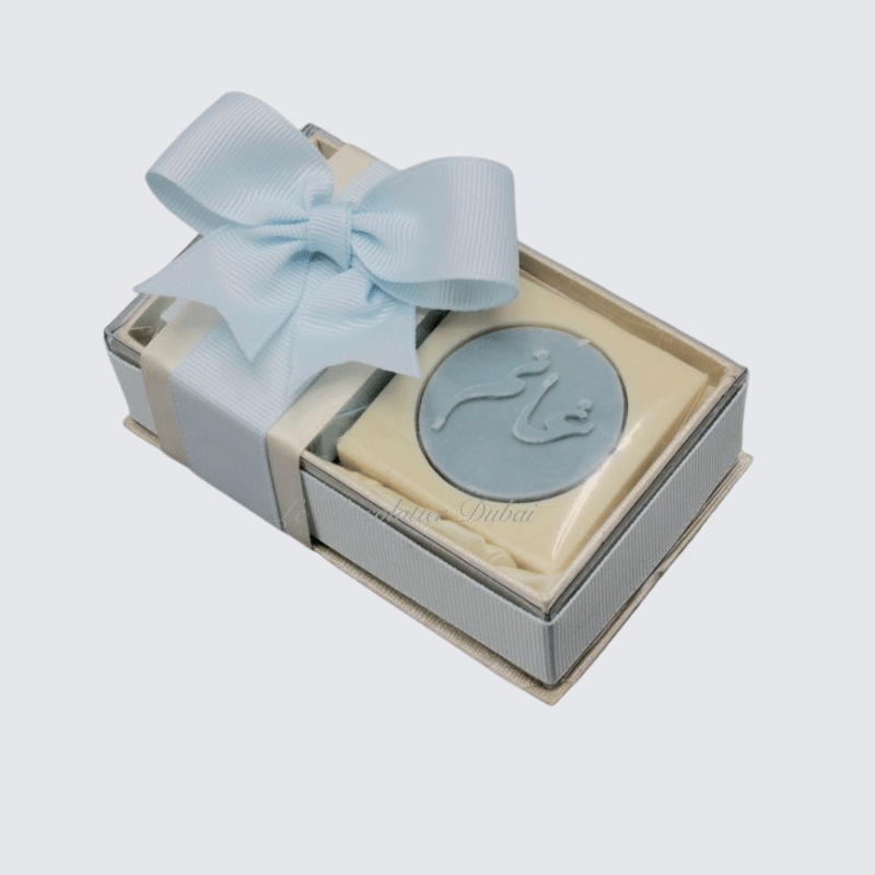 DECORATED PERSONALISED BOX WITH ENGRAVED CHOCOLATE