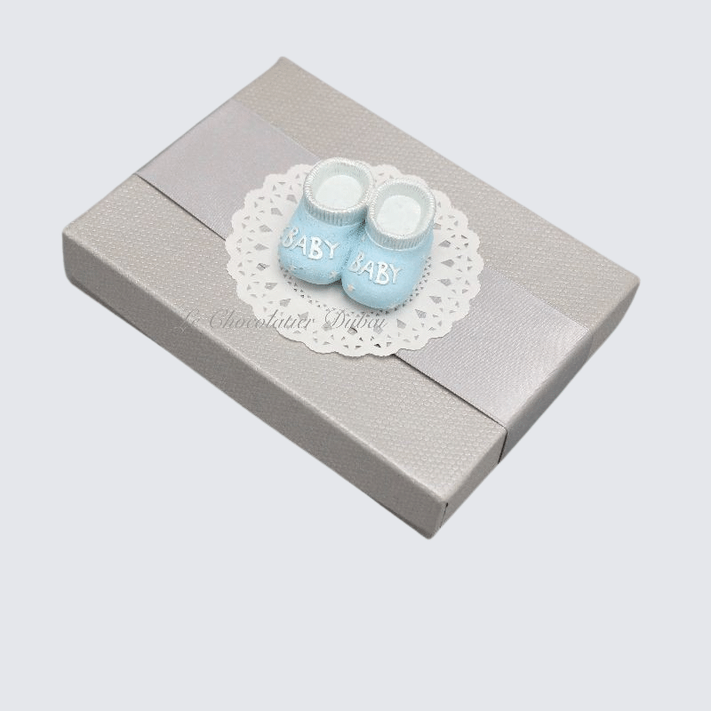 LUXURY CERAMIC BABY SHOES DECORATED CHOCOLATE BOX GIVEAWAY	 	