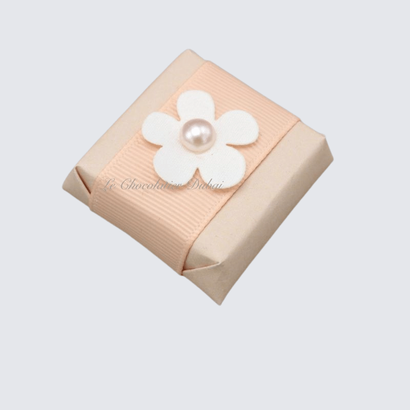 LUXURY FLOWER WITH PEARL DECORATED CHOCOLATE		